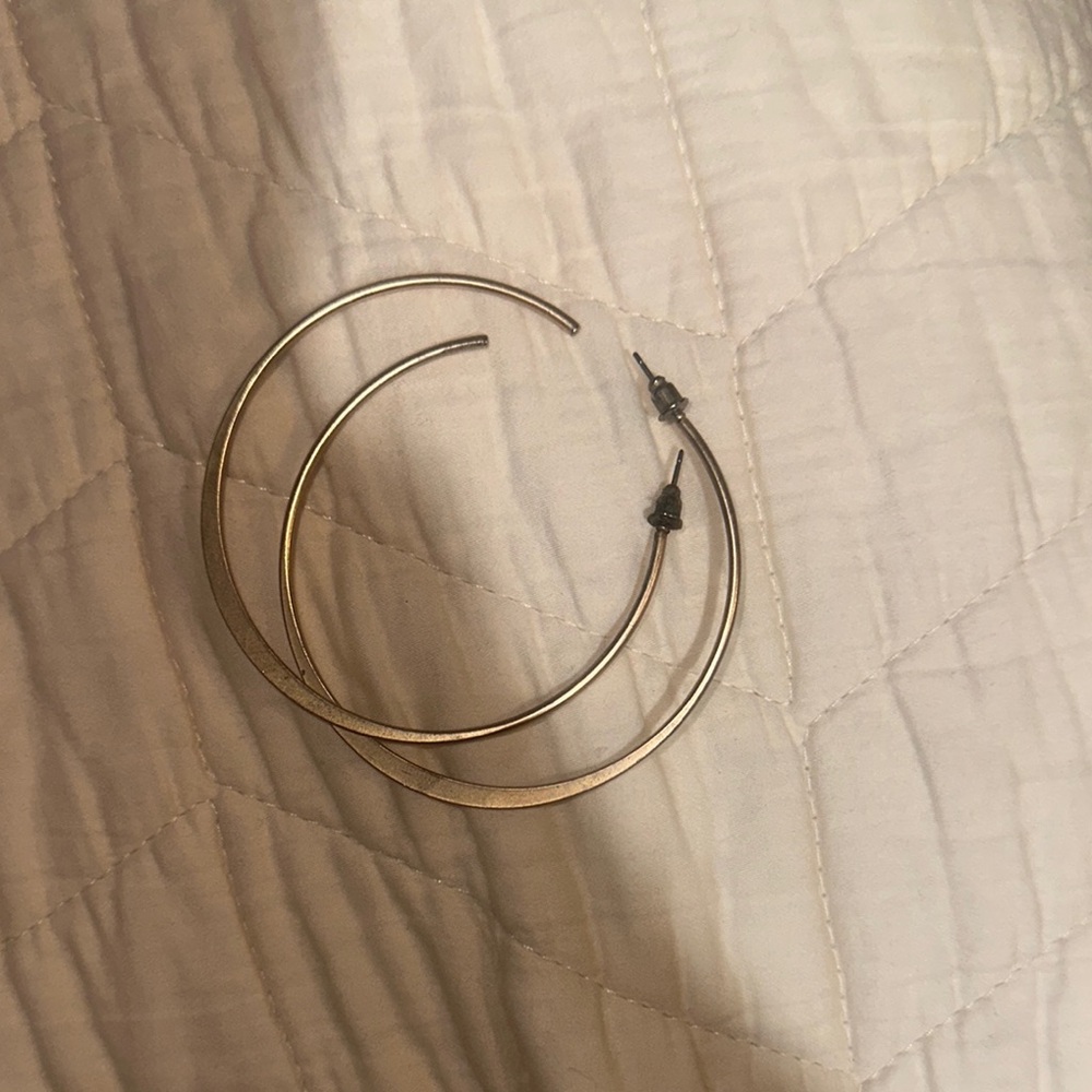 Elegant Gold Hoop Earrings